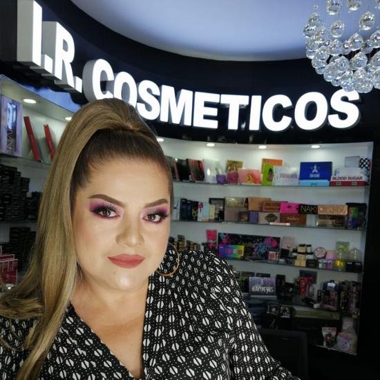 https://arianaherrera.com/wp-content/uploads/2019/09/ariana-herrera-cliente1.jpg